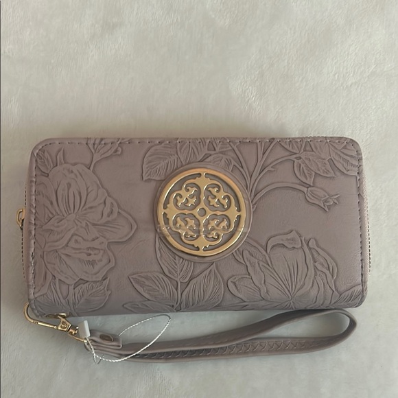 Elegant Floral Embossed Wallet - Picture 1 of 6